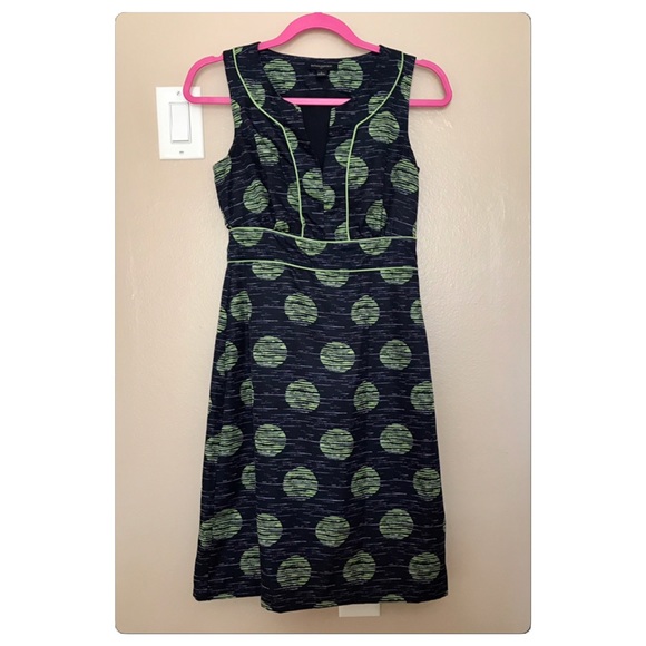 Banana Republic Dresses & Skirts - Banana Republic Polka Dot Sheath Dress